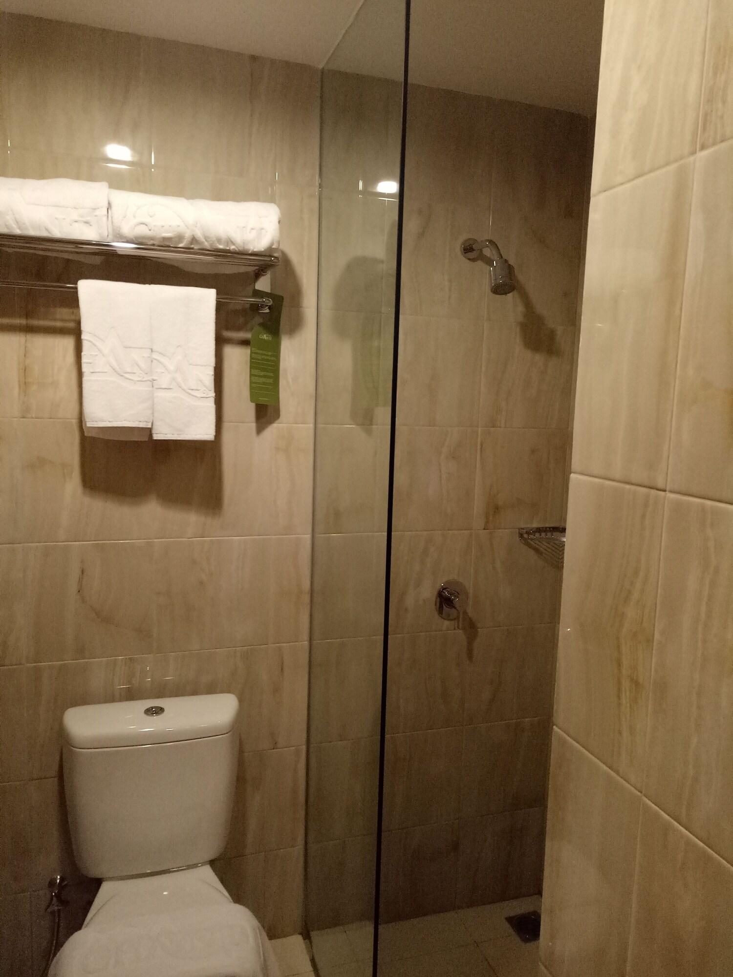 Hotel Chanti Managed by TENTREM Hotel Management Indonesia Semarang Buitenkant foto