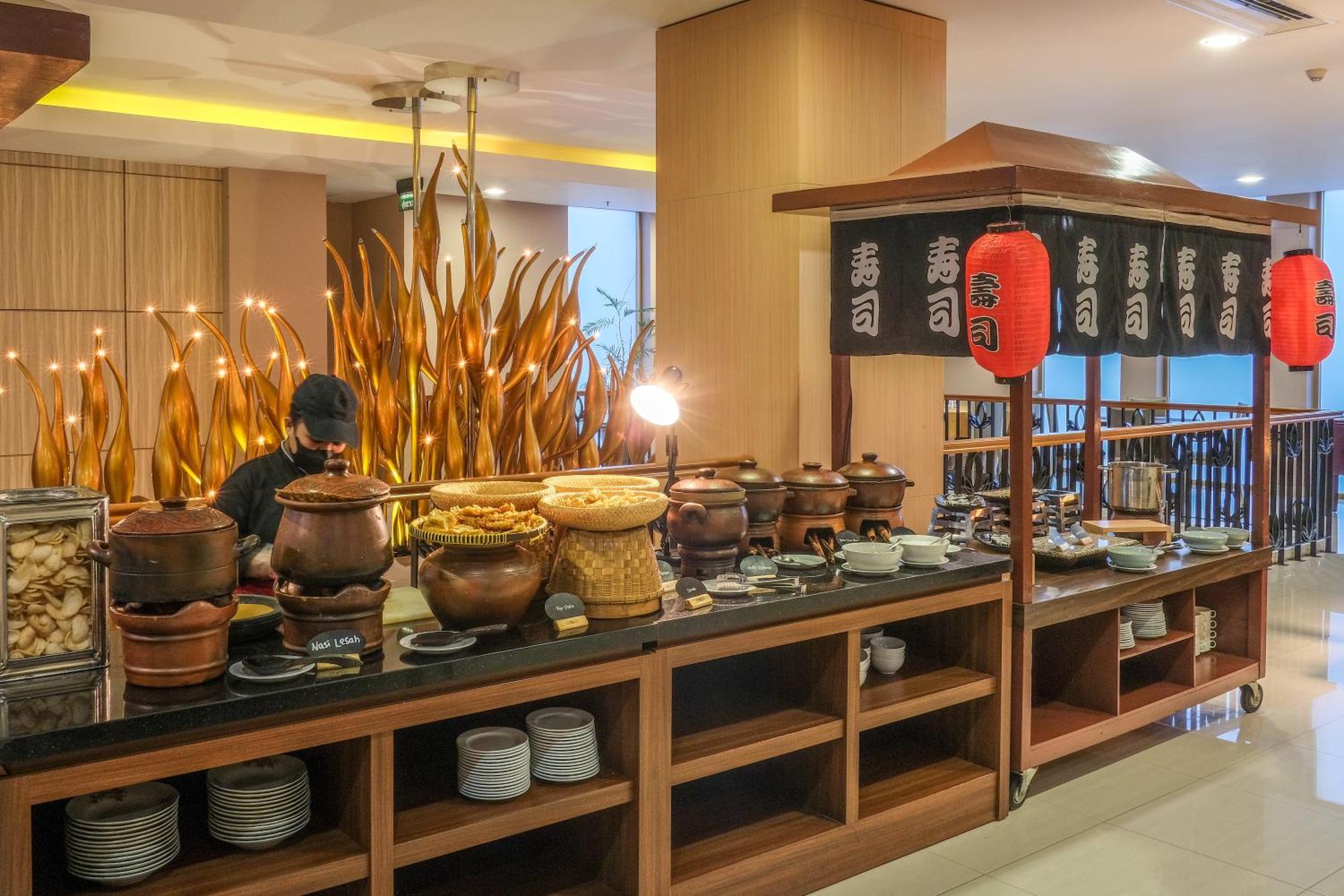 Hotel Chanti Managed by TENTREM Hotel Management Indonesia Semarang Buitenkant foto
